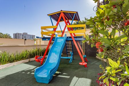 Apartamento à venda com 90m², 4 quartos e 2 vagas Apartamento à venda com 90m², 4 quartos e 2 vagasÁrea comum - Playground