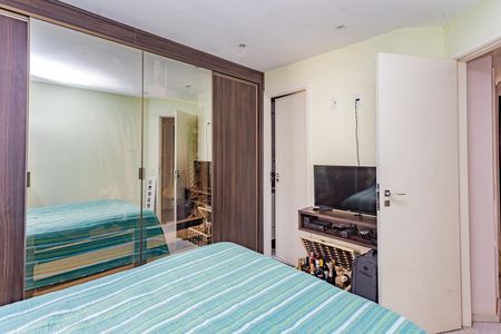 Apartamento à venda com 90m², 4 quartos e 2 vagas Apartamento à venda com 90m², 4 quartos e 2 vagasSuíte