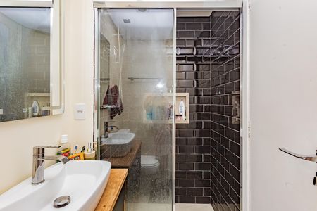 Apartamento à venda com 90m², 4 quartos e 2 vagas Apartamento à venda com 90m², 4 quartos e 2 vagasBanheiro Social