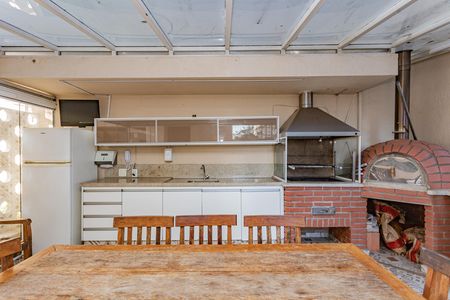 Apartamento à venda com 90m², 4 quartos e 2 vagas Apartamento à venda com 90m², 4 quartos e 2 vagasÁrea comum - Churrasqueira
