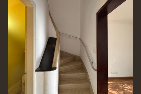 Escada de casa à venda com 3 quartos, 230m² em Vila da Saúde, São Paulo