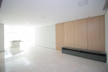 Sala de casa à venda com 4 quartos, 240m² em Tres Barras, Contagem