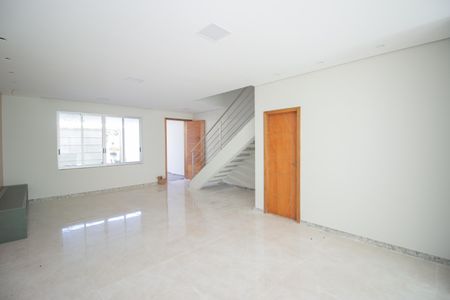 Sala de casa à venda com 4 quartos, 240m² em Tres Barras, Contagem