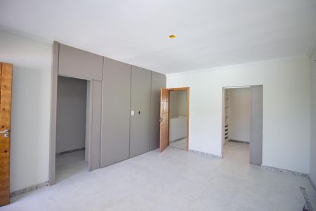 Casa à venda com 240m², 4 quartos e 2 vagasQuarto Suíte