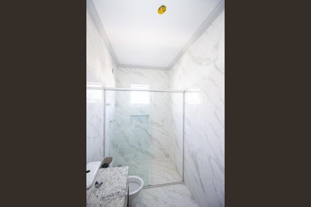 Casa à venda com 240m², 4 quartos e 2 vagasBanheiro da Suíte