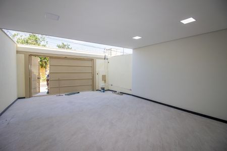 Casa à venda com 240m², 4 quartos e 2 vagasGaragem