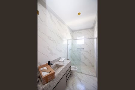 Casa à venda com 240m², 4 quartos e 2 vagasBanheiro da Suíte