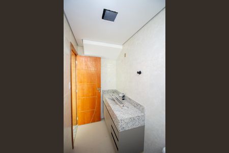 Casa à venda com 240m², 4 quartos e 2 vagasLavabo