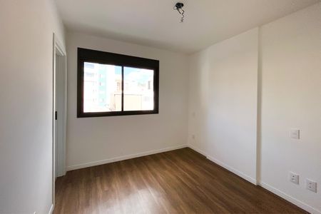 Apartamento à venda com 77m², 3 quartos e 2 vagasSuite 1