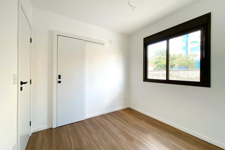 Apartamento à venda com 77m², 3 quartos e 2 vagasSemi suite 1