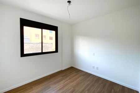 Apartamento à venda com 77m², 3 quartos e 2 vagasSemi suite 1