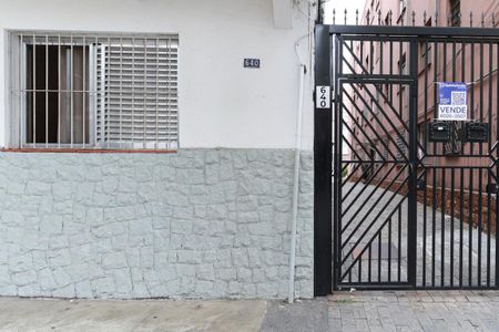 Apartamento à venda com 68m², 2 quartos e sem vagaFachada do condomínio + plaquinha