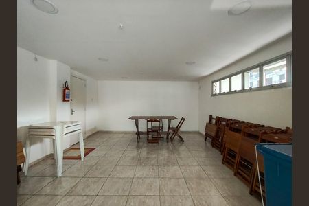 Apartamento à venda com 80m², 2 quartos e 1 vaga Apartamento à venda com 80m², 2 quartos e 1 vagaÁrea comum - Salão de festas