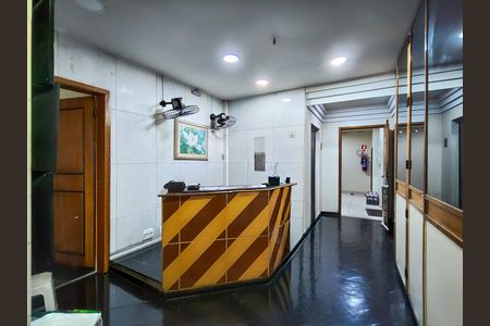 Apartamento à venda com 80m², 2 quartos e 1 vaga Apartamento à venda com 80m², 2 quartos e 1 vagaFachada e portaria