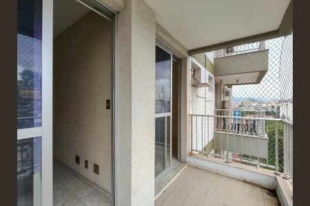 Apartamento à venda com 80m², 2 quartos e 1 vaga Apartamento à venda com 80m², 2 quartos e 1 vagaVaranda