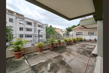 Apartamento à venda com 80m², 2 quartos e 1 vaga Apartamento à venda com 80m², 2 quartos e 1 vagaÁrea comum - Playground