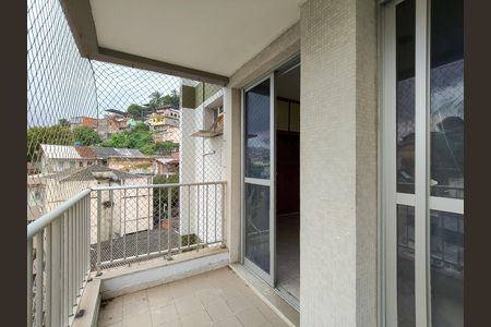 Apartamento à venda com 80m², 2 quartos e 1 vaga Apartamento à venda com 80m², 2 quartos e 1 vagaVaranda