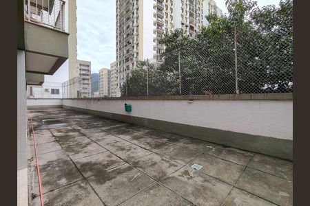 Apartamento à venda com 80m², 2 quartos e 1 vaga Apartamento à venda com 80m², 2 quartos e 1 vagaÁrea comum - Playground