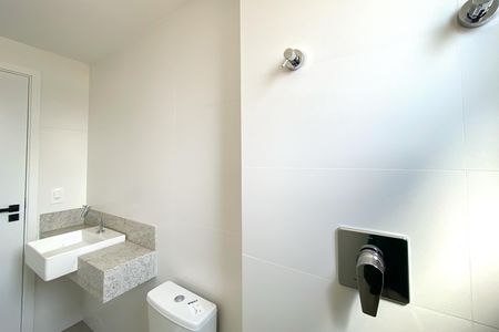 Apartamento à venda com 63m², 3 quartos e 2 vagas Apartamento à venda com 63m², 3 quartos e 2 vagasBanheiro da Suíte 1
