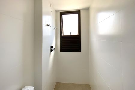 Apartamento à venda com 63m², 3 quartos e 2 vagas Apartamento à venda com 63m², 3 quartos e 2 vagasBanheiro da Suíte 1