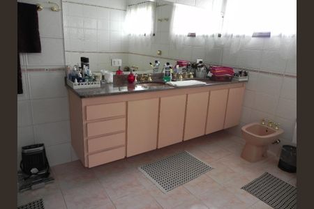 Casa à venda com 450m², 4 quartos e 5 vagasFoto 04