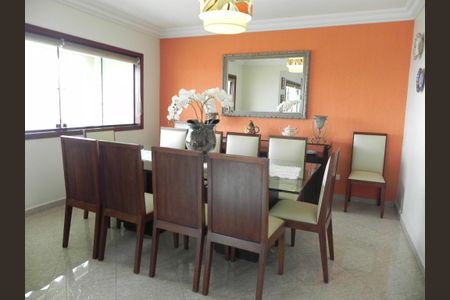 Casa à venda com 450m², 4 quartos e 5 vagasFoto 11