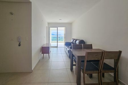 Apartamento para alugar com 2 quartos, 69m² em Jardim Virginia, Guarujá