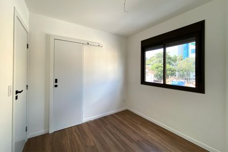 Apartamento à venda com 77m², 3 quartos e 2 vagasSemi suite 1