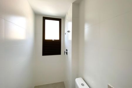 Apartamento à venda com 77m², 3 quartos e 2 vagasBanheiro da Suíte