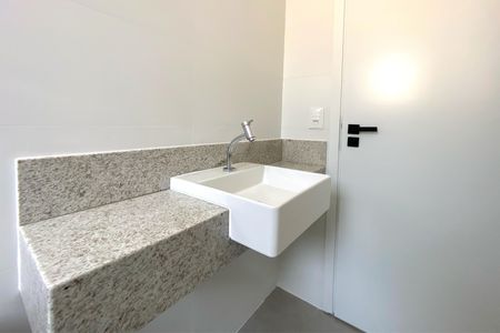 Apartamento à venda com 77m², 3 quartos e 2 vagasBanheiro da Suíte