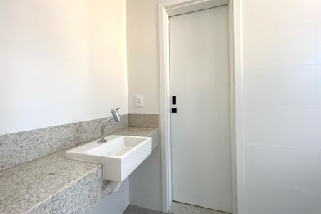 Apartamento à venda com 77m², 3 quartos e 2 vagasBanheiro das Semisuites
