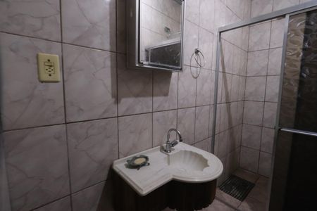 Casa à venda com 199m², 4 quartos e 2 vagasBanheiro