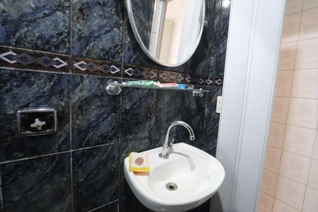 Casa à venda com 199m², 4 quartos e 2 vagasBanheiro - Casa 2