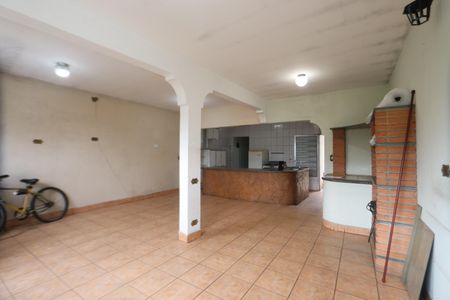 Casa à venda com 199m², 4 quartos e 2 vagasSala