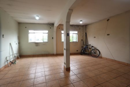 Casa à venda com 199m², 4 quartos e 2 vagasSala