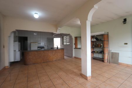 Casa à venda com 199m², 4 quartos e 2 vagasSala
