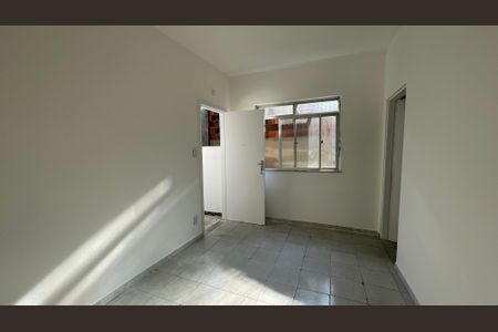 Sala de apartamento para alugar com 1 quarto, 30m² em Jardim Carioca, Rio de Janeiro