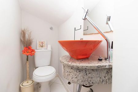 Lavabo de casa à venda com 2 quartos, 120m² em Vila Irmaos Arnoni, São Paulo