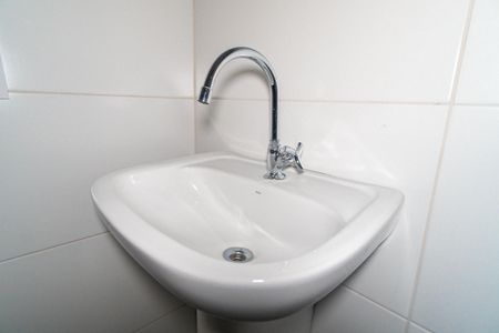 Banheiro de kitnet/studio para alugar com 1 quarto, 27m² em Vila Clementino, São Paulo