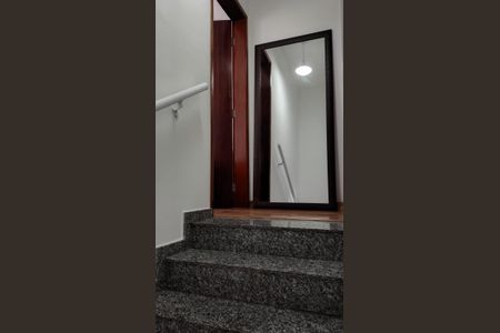 Escada de casa à venda com 2 quartos, 120m² em Jardim Nordeste, São Paulo