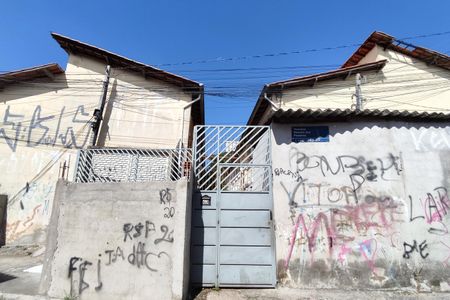 Casa de condomínio à venda com 75m², 2 quartos e 1 vaga Casa de condomínio à venda com 75m², 2 quartos e 1 vagaFachada