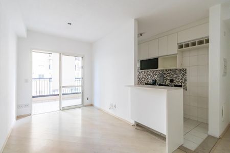 Sala de apartamento para alugar com 2 quartos, 76m² em Jardim Tupanci, Barueri