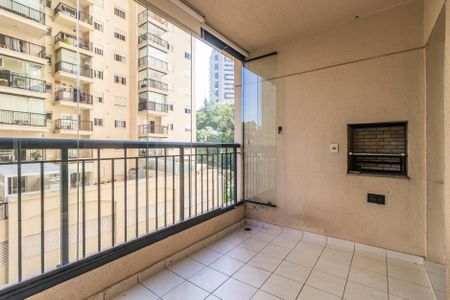 Sala de apartamento para alugar com 2 quartos, 76m² em Jardim Tupanci, Barueri