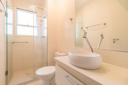 Apartamento à venda com 76m², 2 quartos e 2 vagasBanheiro da Suíte