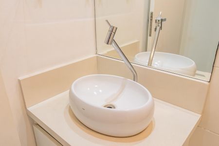Apartamento à venda com 76m², 2 quartos e 2 vagasBanheiro Social