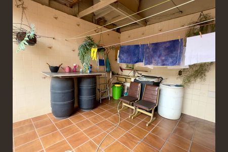 Casa à venda com 150m², 3 quartos e 2 vagas Casa à venda com 150m², 3 quartos e 2 vagasÁrea de Serviço