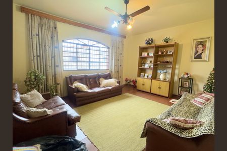 Casa à venda com 150m², 3 quartos e 2 vagas Casa à venda com 150m², 3 quartos e 2 vagasSala 2