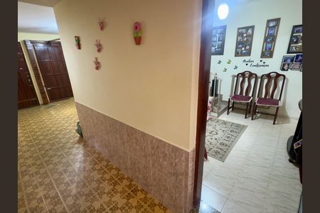 Casa à venda com 150m², 3 quartos e 2 vagas Casa à venda com 150m², 3 quartos e 2 vagasÁrea externa
