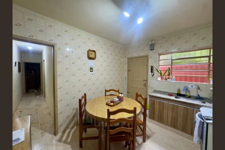 Casa à venda com 150m², 3 quartos e 2 vagas Casa à venda com 150m², 3 quartos e 2 vagasCozinha