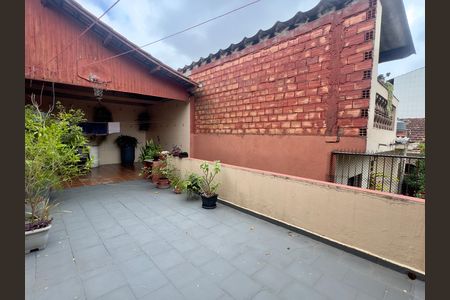 Casa à venda com 150m², 3 quartos e 2 vagas Casa à venda com 150m², 3 quartos e 2 vagasQuintal